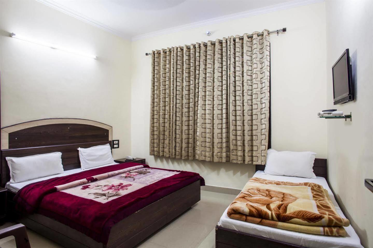 Hotel Gs Paradise Amritsar Esterno foto
